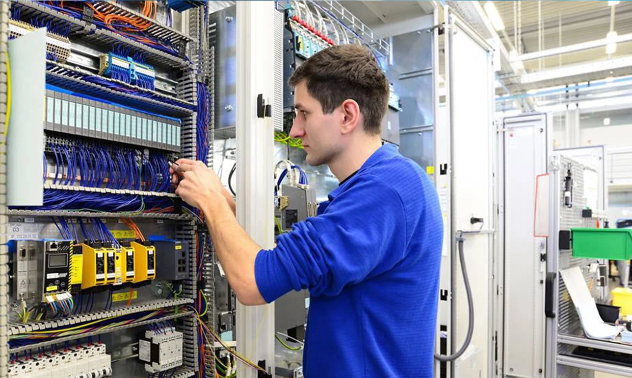 plc چگونه کار می‌کند